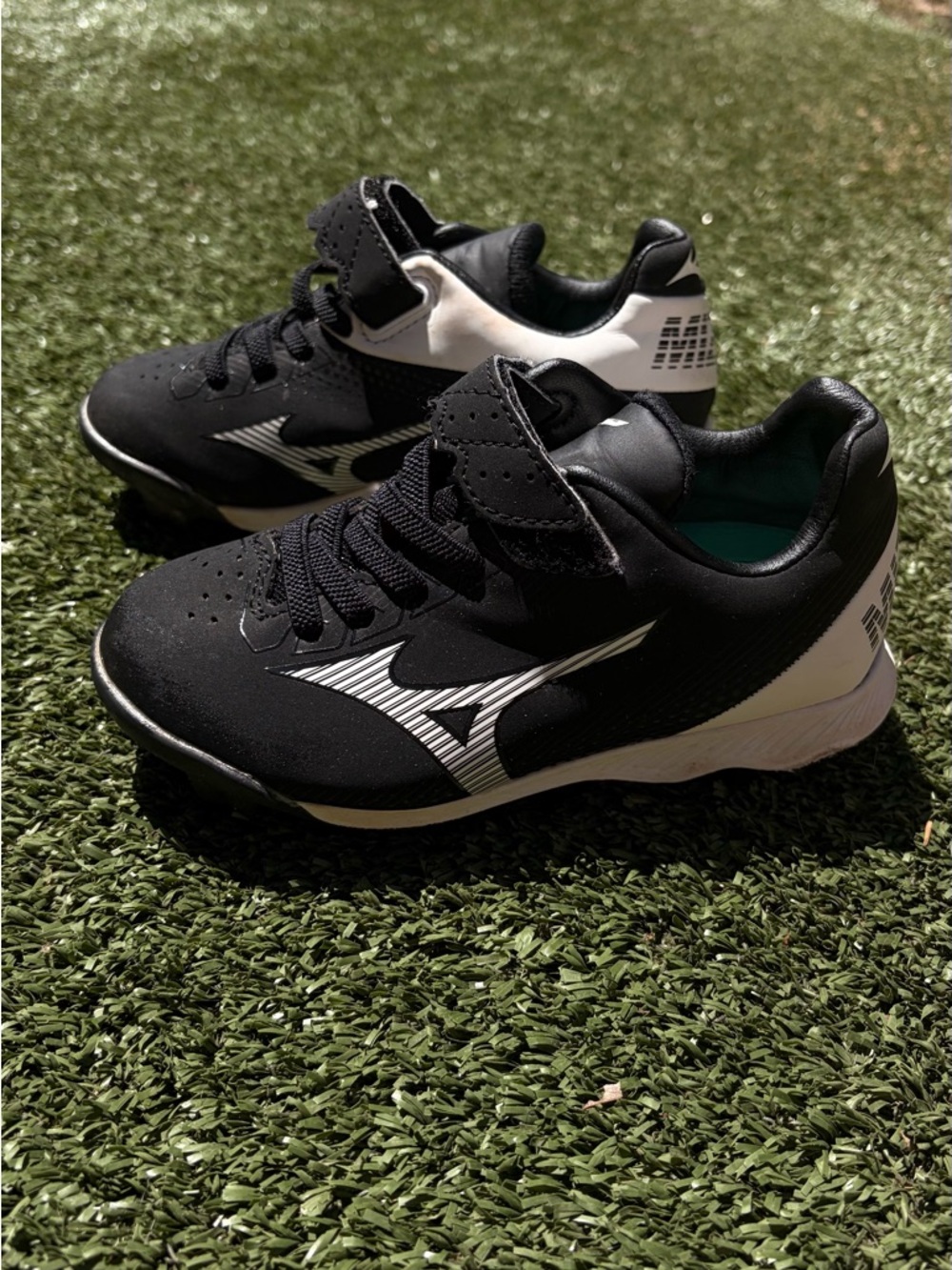MIZUNO WAVE LIGHTREVO YOUTH MOLDED CLEATS